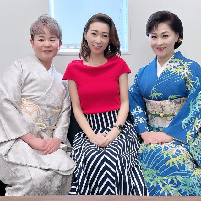 今日は四季誌・和装家の企画で、島津亜矢さんと島津悦子さんにお会いしてきました。
とても楽しいお時間でした！
どんな内容かは、次号の四季誌・和装家をお楽しみに！！
#四季誌和装家 
#きものを世界遺産にするための全国会議 
#きもの
#kimono